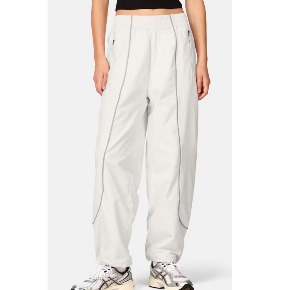 NWT Women's North Face wind pants